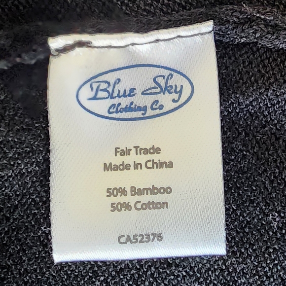 Blue Sky plus-size black knit long cardigan with patch pockets. Size 1X - Picture 10 of 10